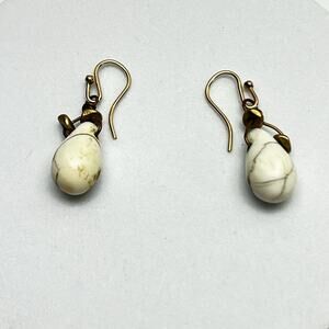 Vintage White Howlite Teardrop Dangle Earrings Gold Tone French Hook Boho Stone